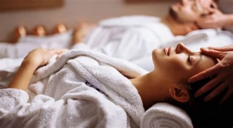 Massage sensuel complet du corps Massage érotique Réitérer